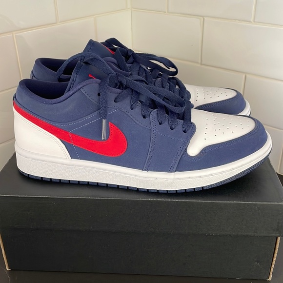 Air Jordan Low SE Midnight Navy/University Red